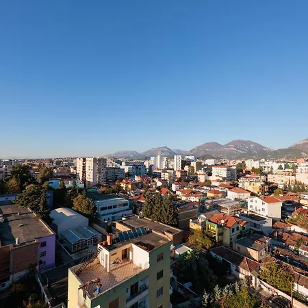 Luxury With Parking Апартаменты *