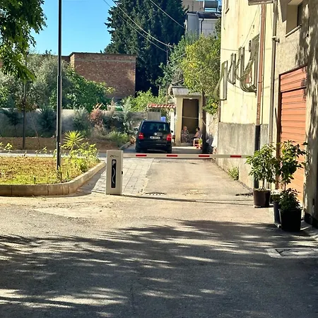 Luxury With Parking * Tiran