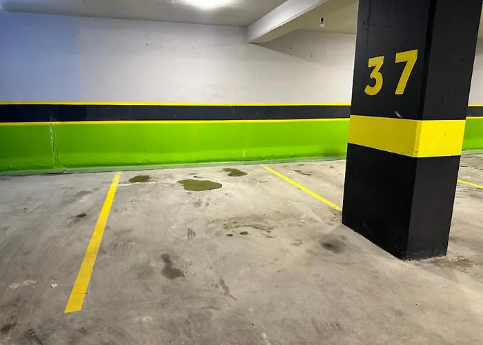 Luxury With Parking 地拉那