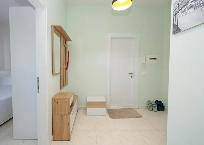 公寓 Luxury With Parking 地拉那